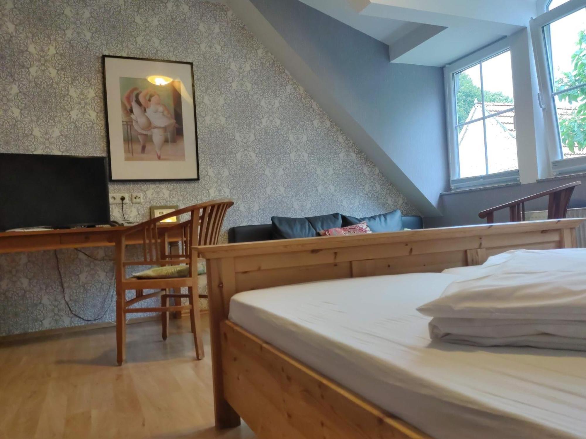 Weingut Weinstube Weinhotel Wolf Harxheim Exteriör bild